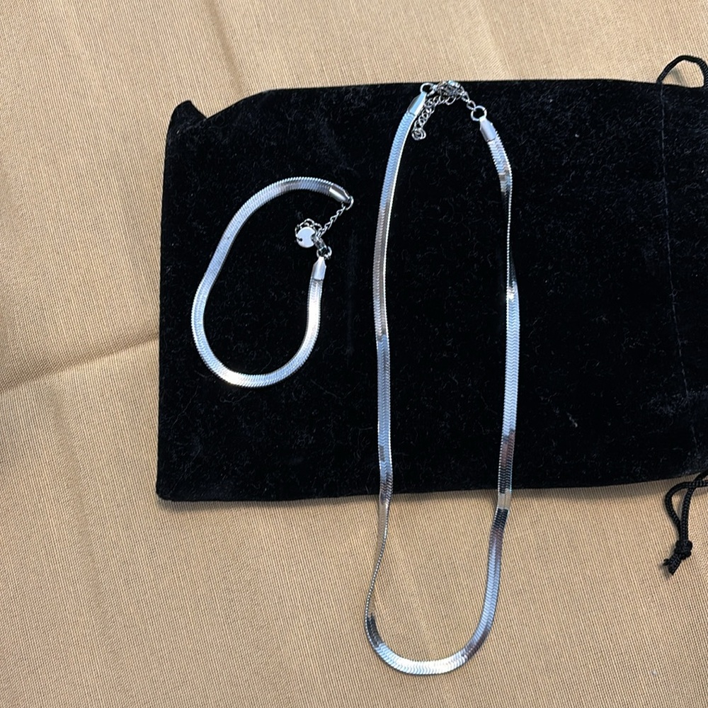 16” snake chain and 7”bracelet Silvertone set
